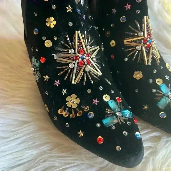 Betsey Johnson Jax Booties Velvet Ankle Boots with Starburst Jewels, Size 6 - Picture 7 of 12